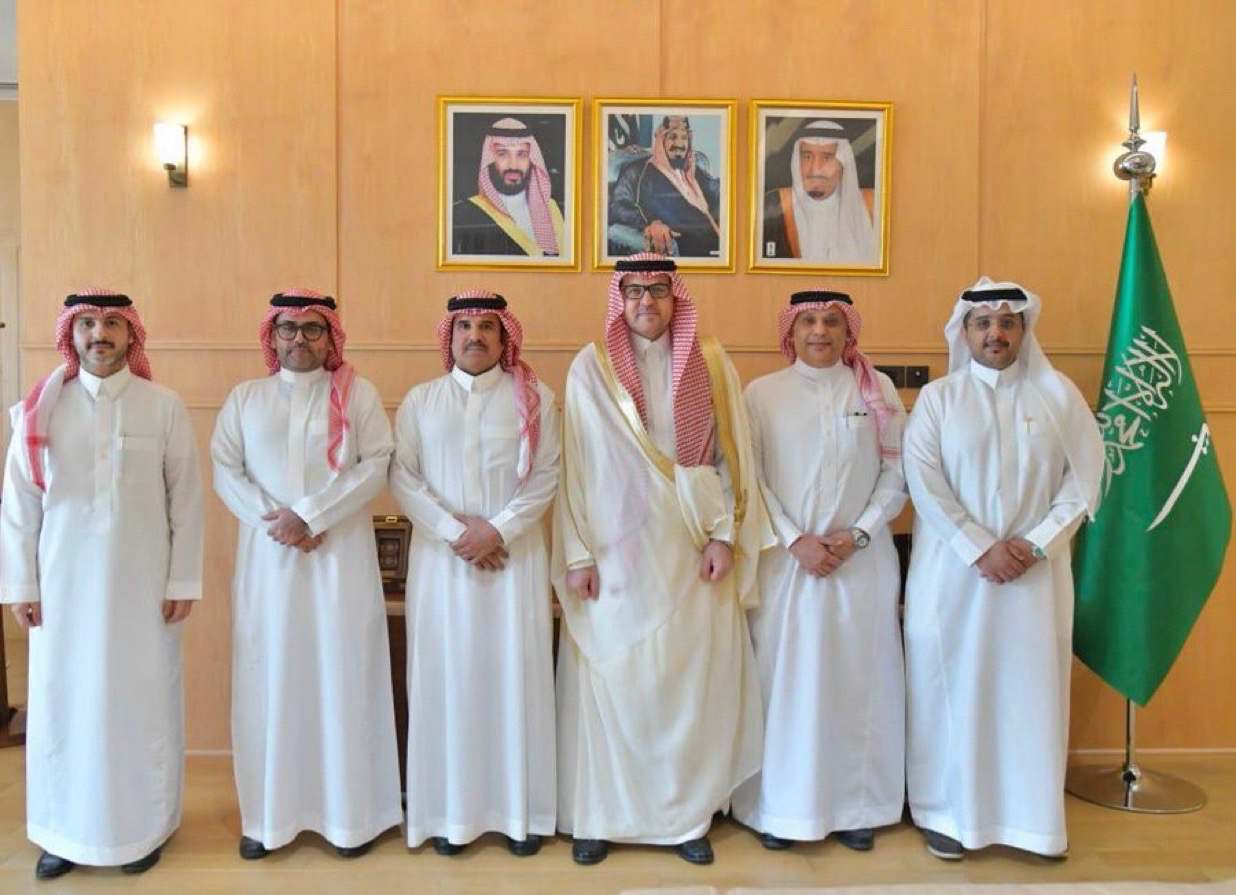 أقام سعادة سفير خادم الحرمين الشريفين لدى جمهورية الهند الأستاذ هيثم المالكي، حفلًا لتكريم وتوديع عددٍ من منسوبي البعثة